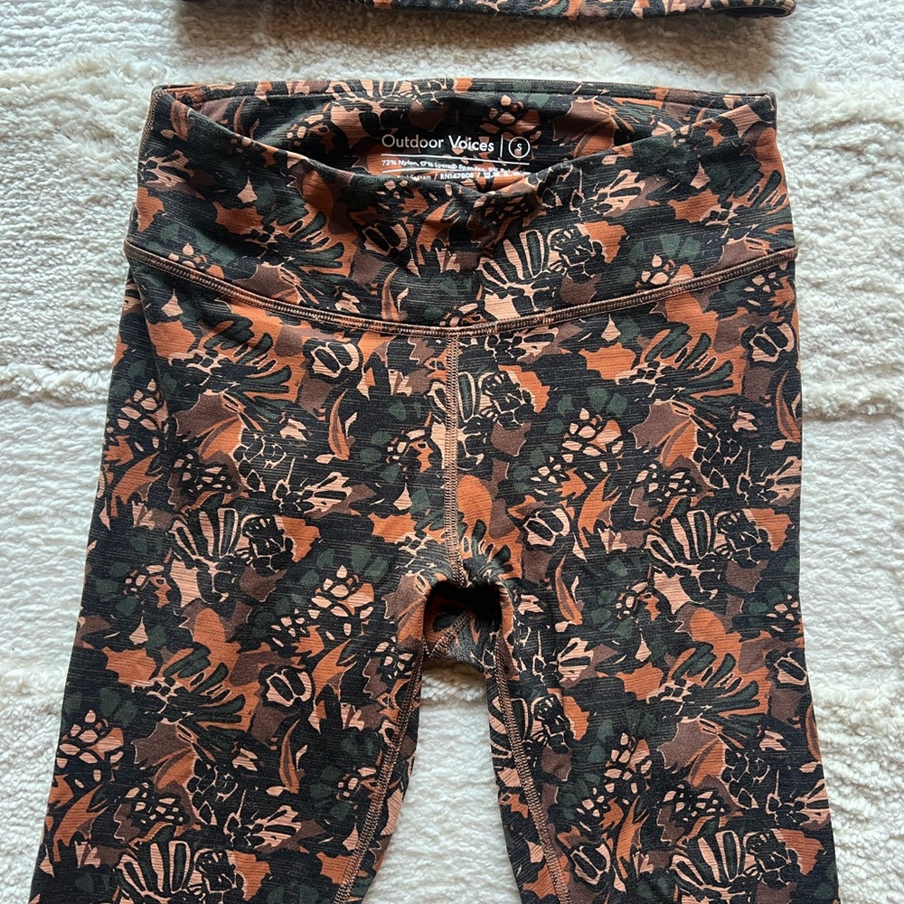 Outdoor Voices Sienna Abstract Floral TechSweat Set Size S - Picture 5 of 7